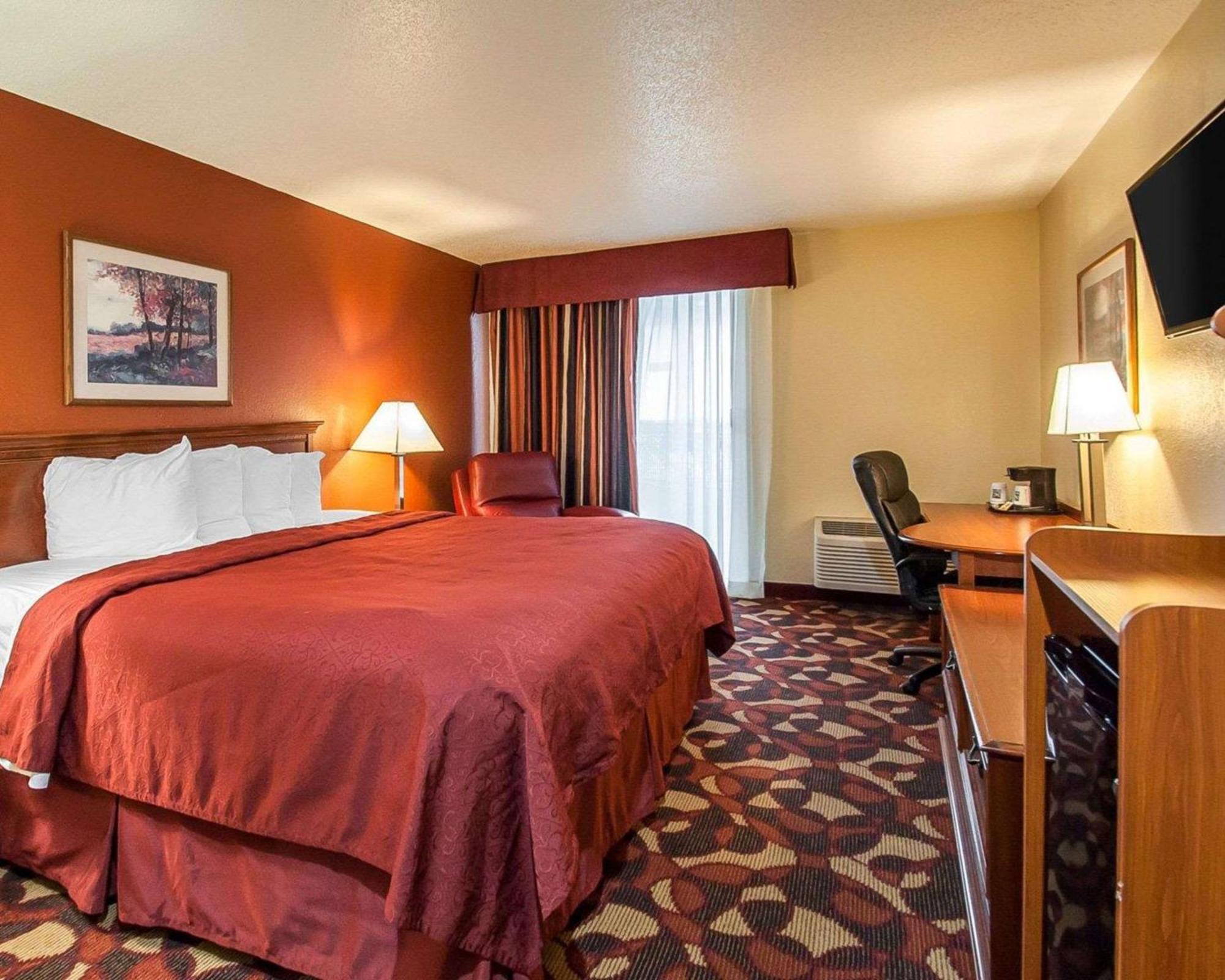 Quality Inn & Suites Kansas City I-435N Near Sports Complex Ngoại thất bức ảnh